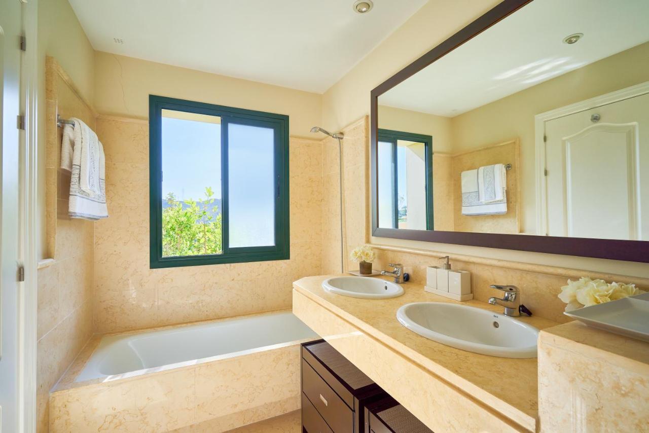 Ferienwohnung Capanes Del Golf Benahavís Exterior foto